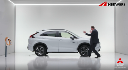Mitsubishi Eclipse Cross PHEV - video
